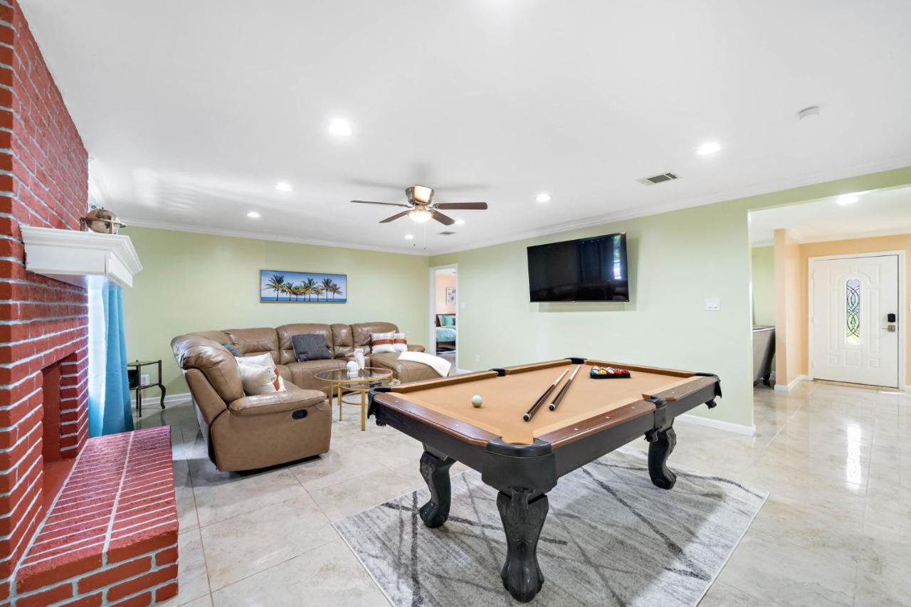 Pool Oasis Games Wifi Bbq Yard Sleep 16 Villa Houston Eksteriør billede